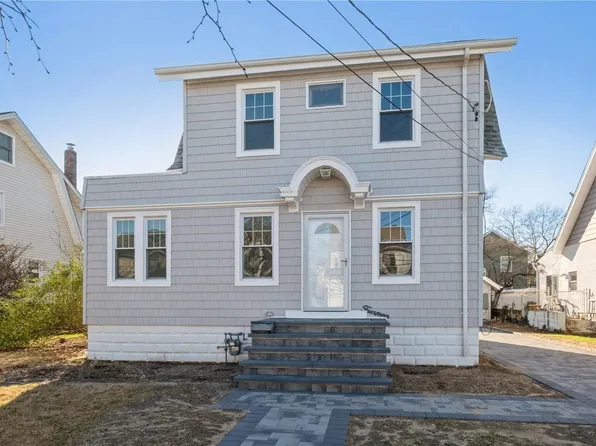 14 Maiden Lane, Lynbrook, NY 11563