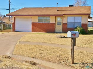 2012 Gerry Dr, Clovis, NM 88101
