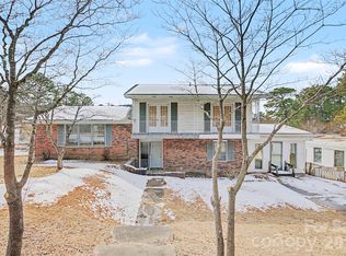 5001 Sycamore Dr, Hope Mills, NC 28348