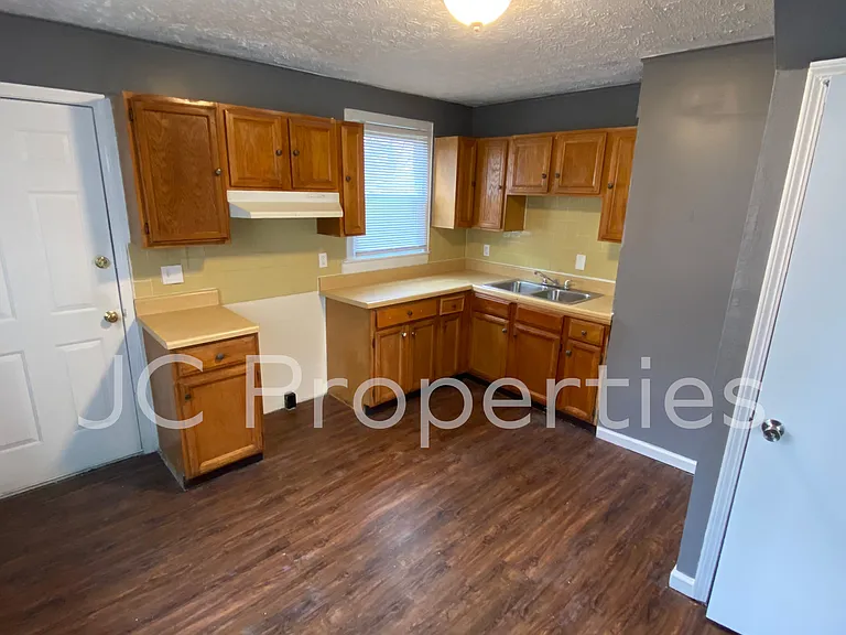 4406 Waymire Ave — Photo 5