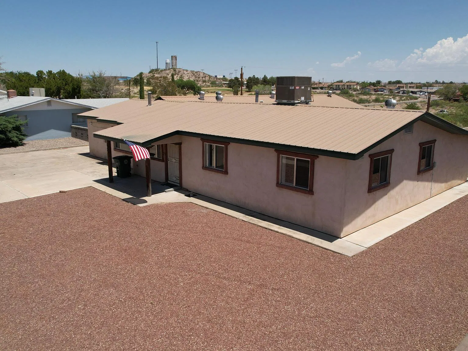 4 bed, 3602 sqft, $1,700 — Photo 3