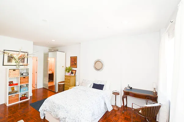 Rented by Douglas Elliman | media 19