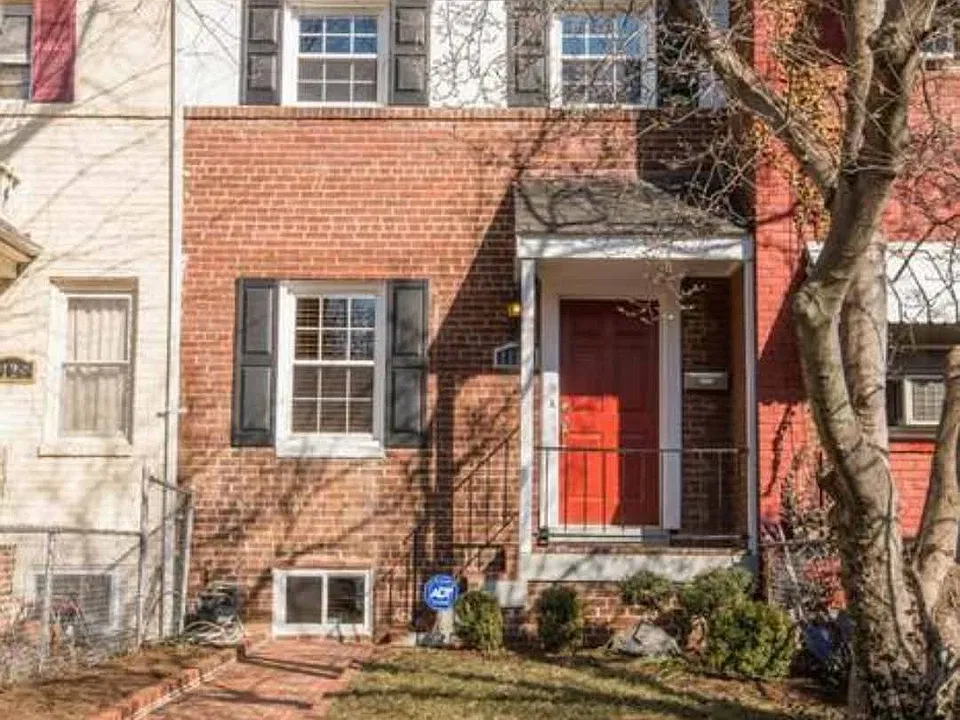 1123 Colonial Ave