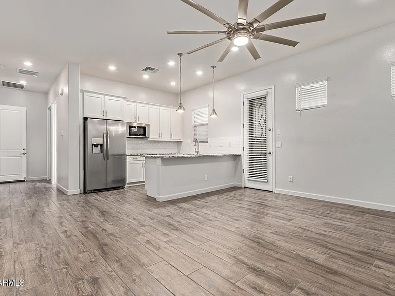 7234 S 28th Ln #1 — Photo 4