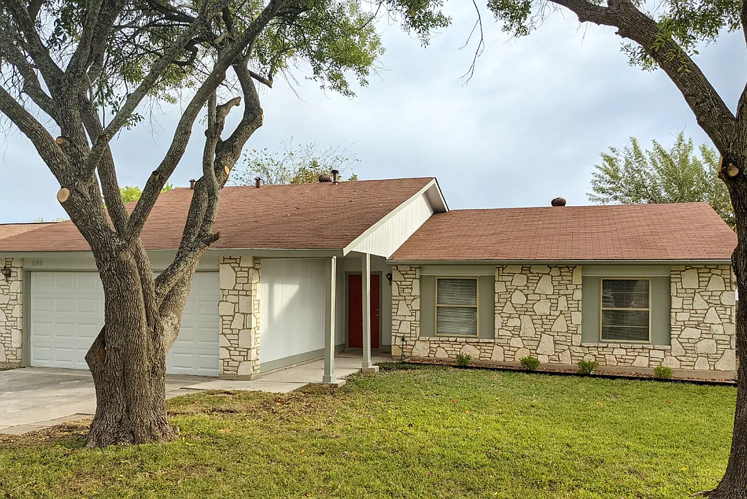 4 bed, 1413 sqft, $1,740 — Photo 1
