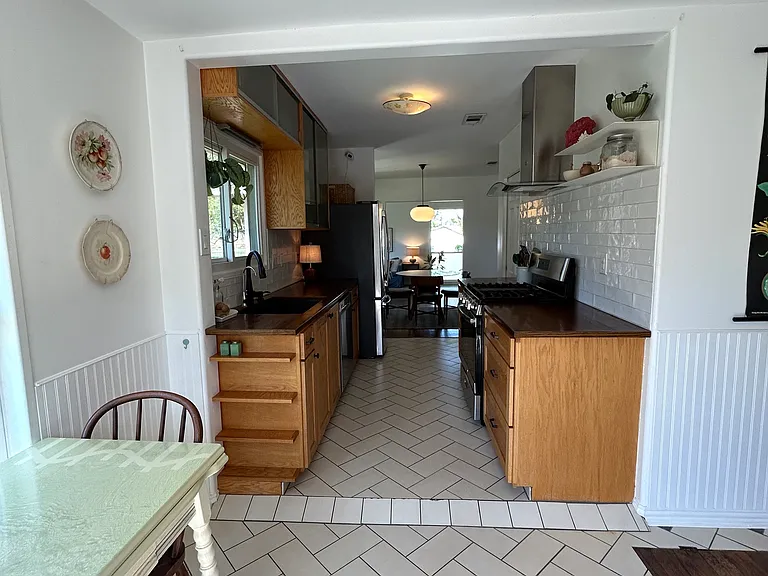 1814 Garfield St — Photo 14