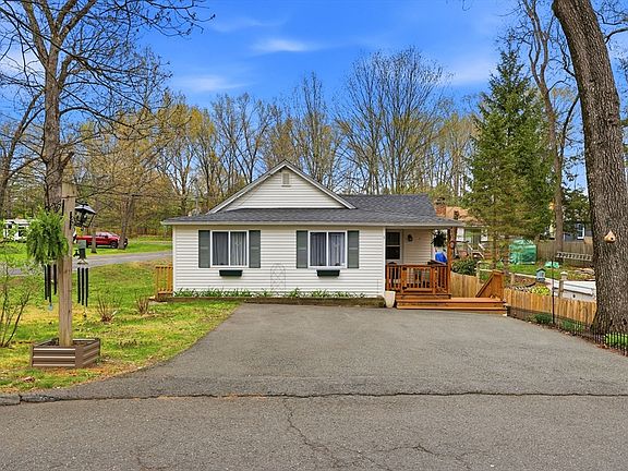 3rd image of 1 Echo Rd