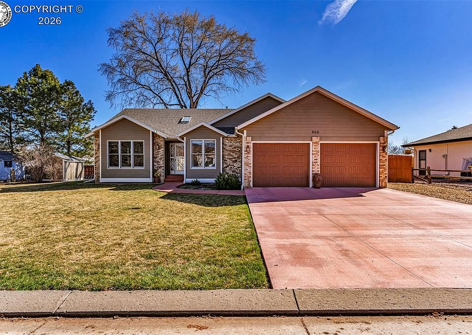 1st image of 840 Ridgewood Ct