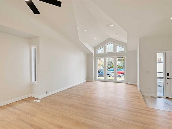 4th image of 14654 NE Deer Ridge Dr SE