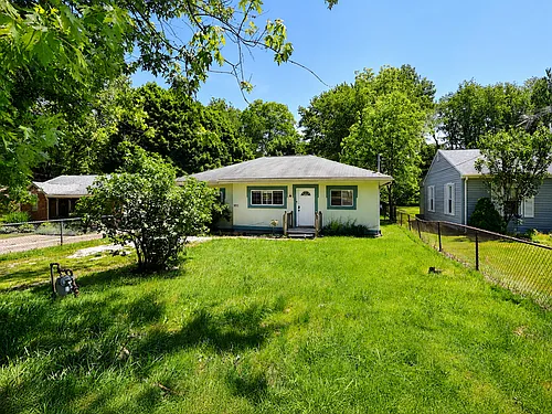 931 Crestline Dr Photo 1