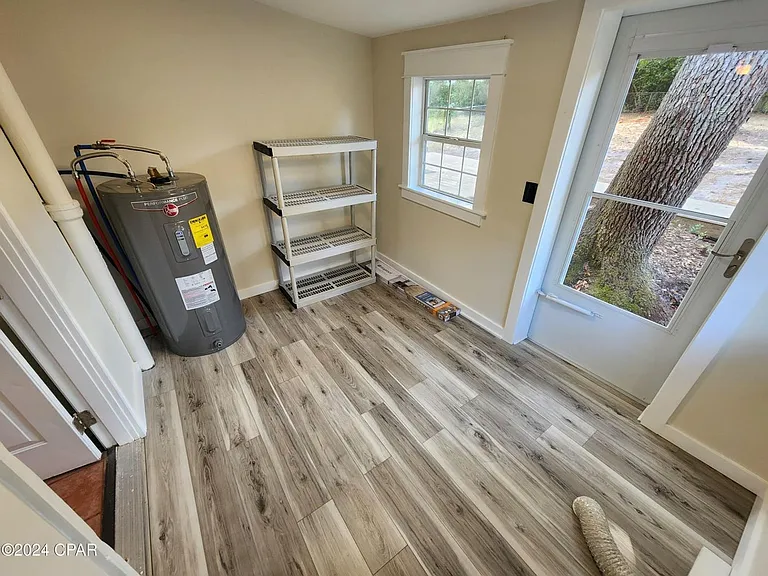 1719 Stephens Ave — Photo 14
