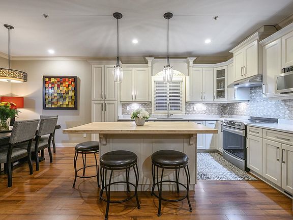 5th image of 21514 Donovan Ave