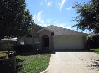2702 Monthaven Dr, Arlington, TX 76001