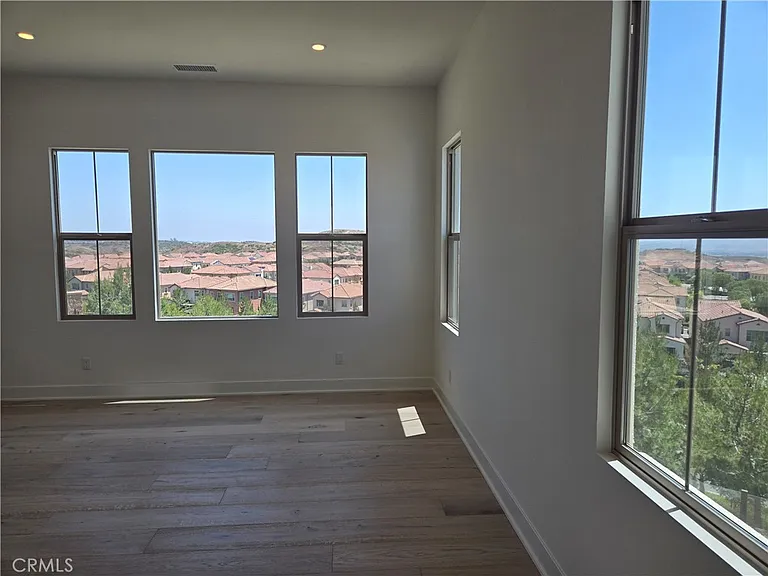 211 Maricopa — Photo 7