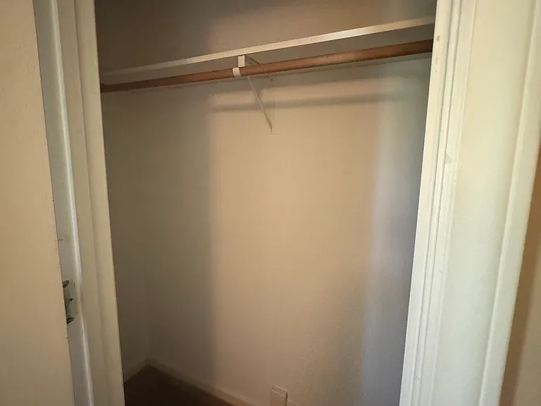 108 Laurel Ct — Photo 10