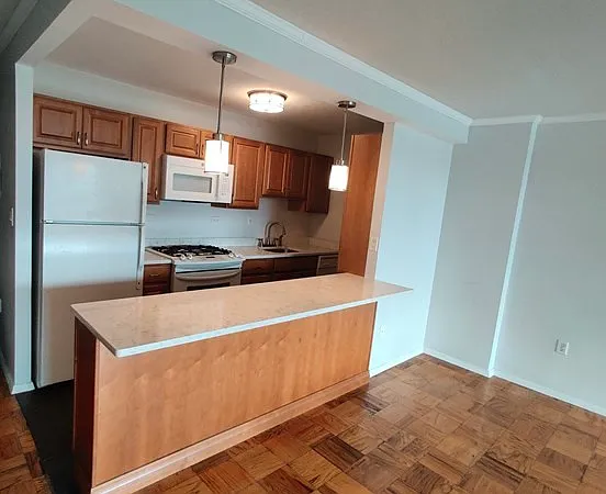 Studio, 637 sqft, $2,750 — Photo 1