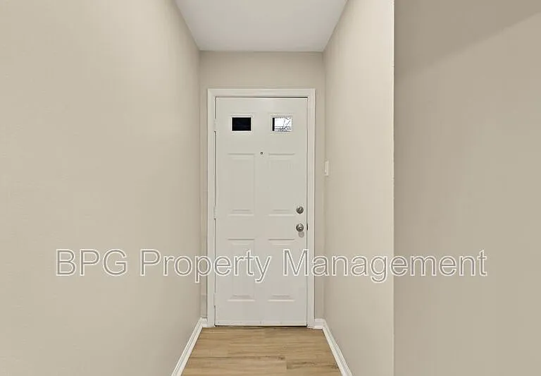 1033 5th St NE #BASEMENT — Photo 5