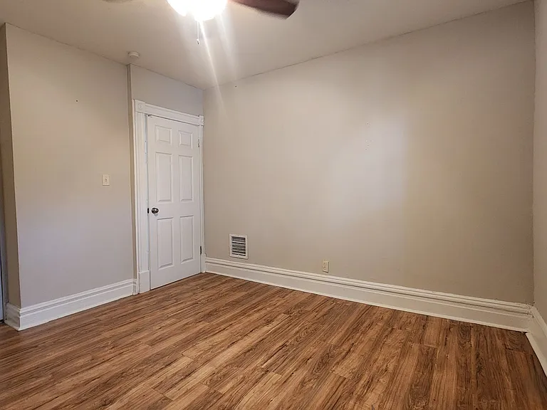 1029 Central Ave - B — Photo 12