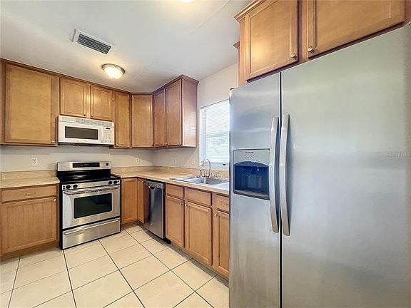 4th image of 3907 W Mullen Ave