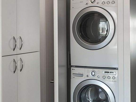 3rd image of 1524 Myrtle Ave #2