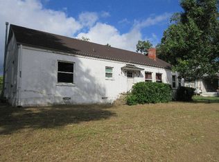 825 N Tennessee Ave, Palestine, TX 75801