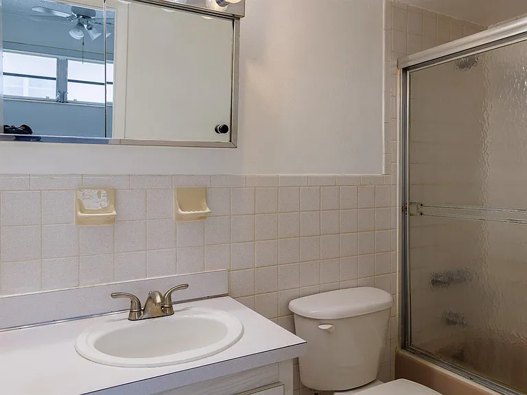 6211 SW 37th St #211 — Photo 13