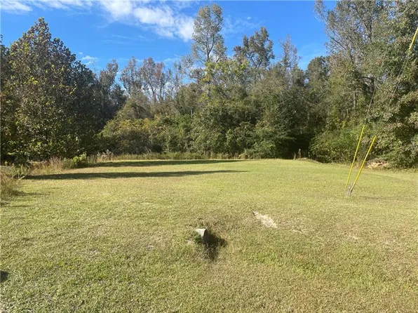10 Shady Oaks Dr, Fort Mitchell, AL 36856