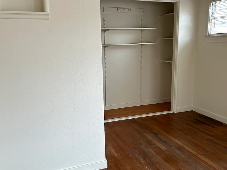 350 Van Buren St #D — Photo 3
