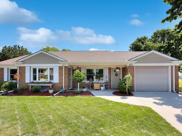 807 Tower AVENUE, Kellnersville, WI 54215