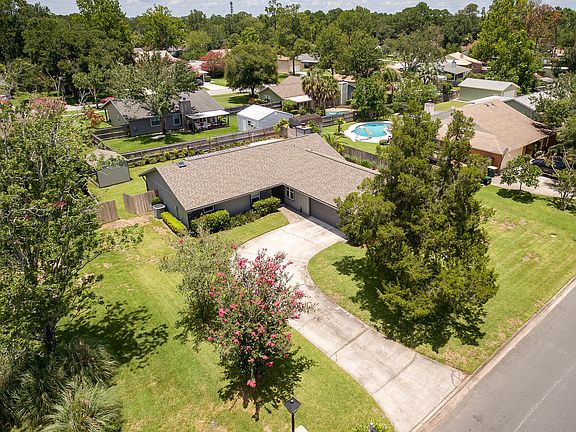 3rd image of 10934 Mandarin Station Dr E