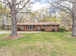 1001 Sherwood Dr, Reidsville, NC 27320