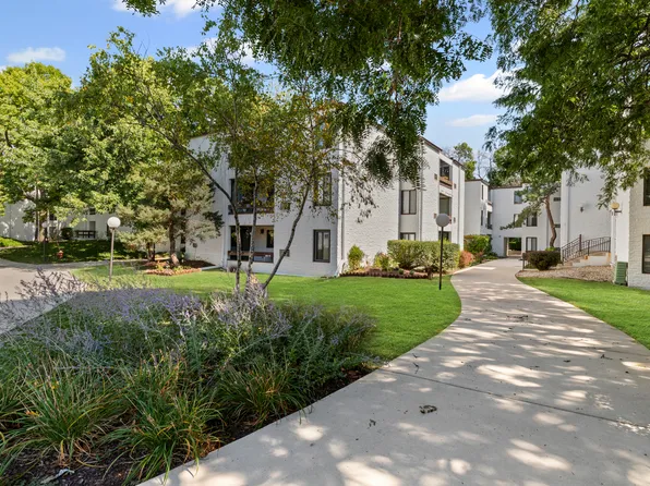 330 W Miner St APT 1C, Arlington Heights, IL 60005