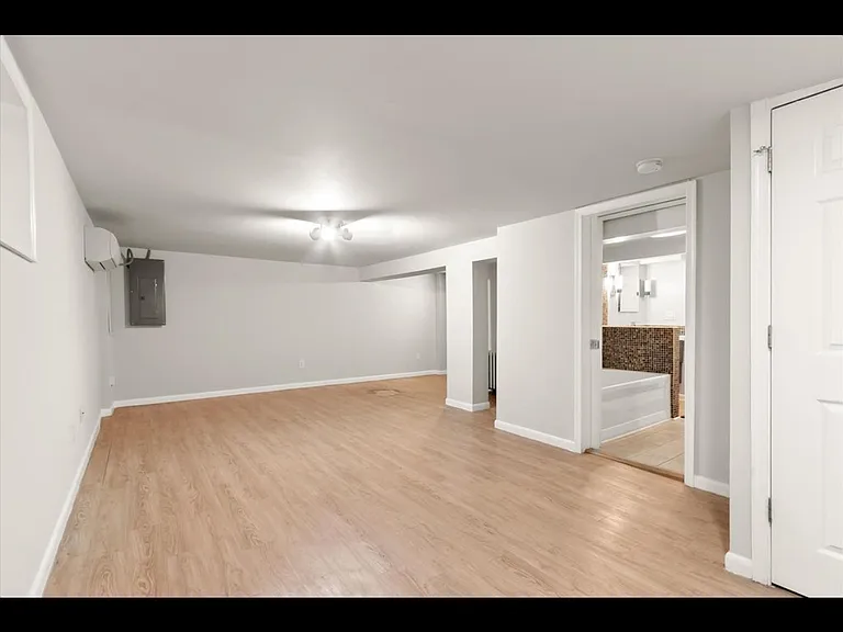 1405 Newton St NE — Photo 9
