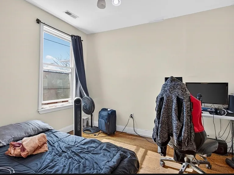 7 Chesterton St #3 — Photo 9