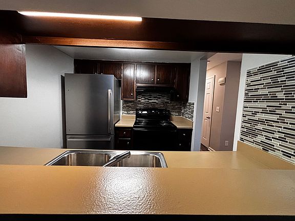 4th image of 4420-4440 Flowerdale Ave #B