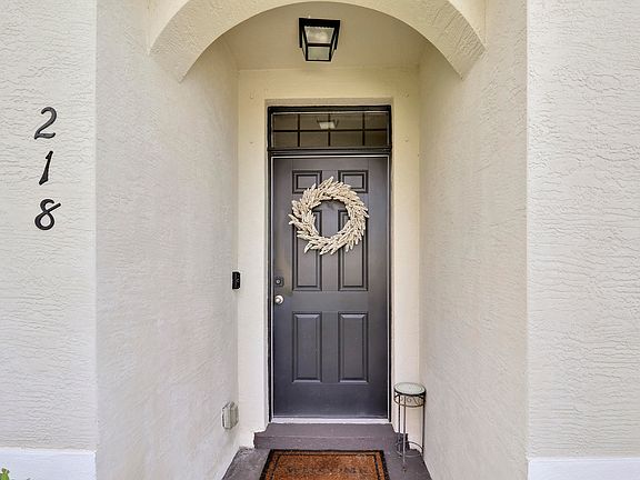 4th image of 218 SW Kestor Drive