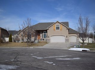 1000 W Waters Edge Cir, Taylorsville, UT 84123