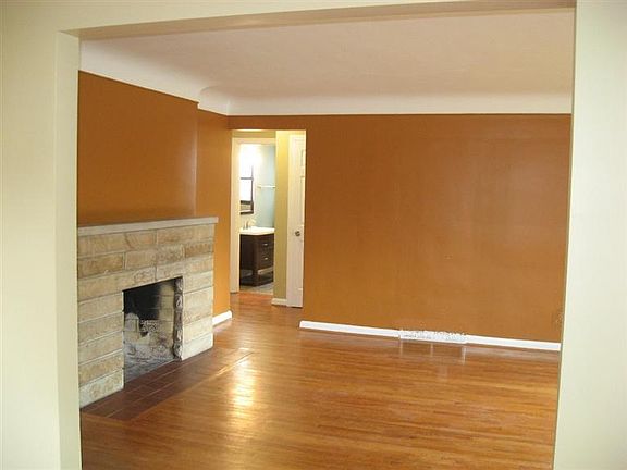 4th image of 2701 Geraldine Dr