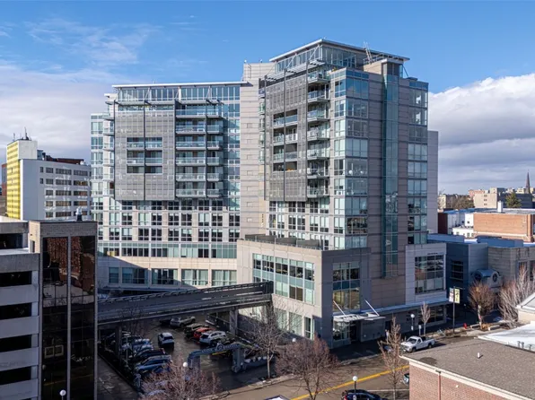 221 E College St APT 903, Iowa City, IA 52240