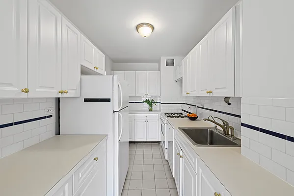 Sold by Compass | media 8
