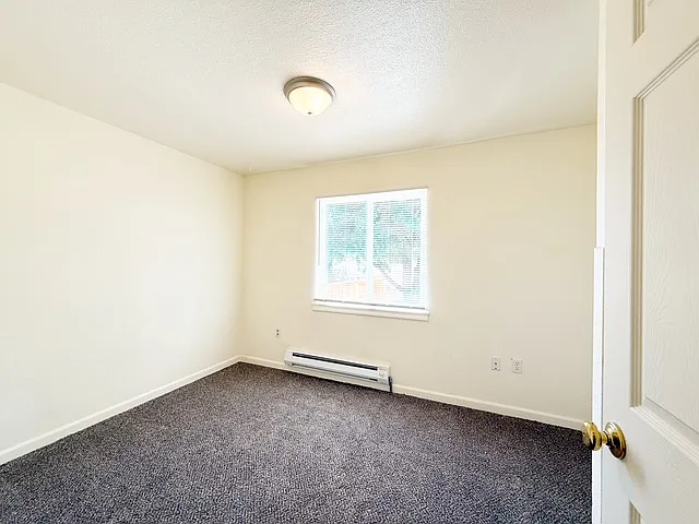 2860 Hemlock St #B — Photo 10