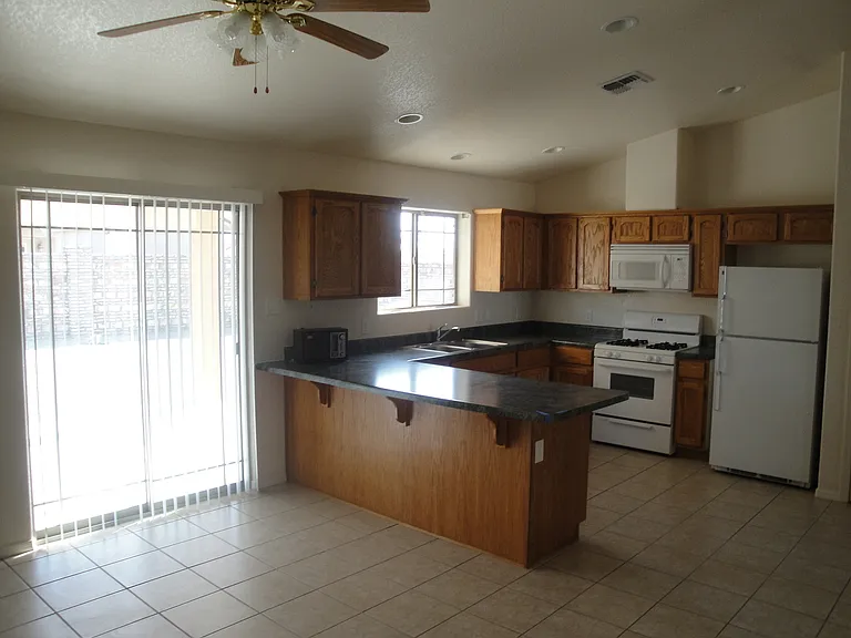 10165 E 36th Pl — Photo 5