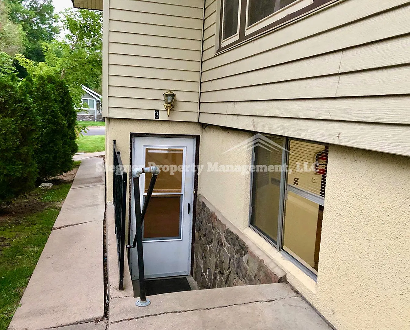 1017 18th Ave. — Photo 2