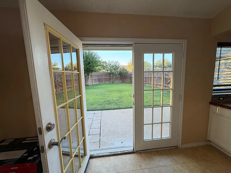 3901 Las Brisas Dr — Photo 41