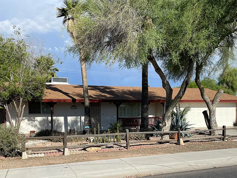 658 S Palo Verde Dr — Photo 2