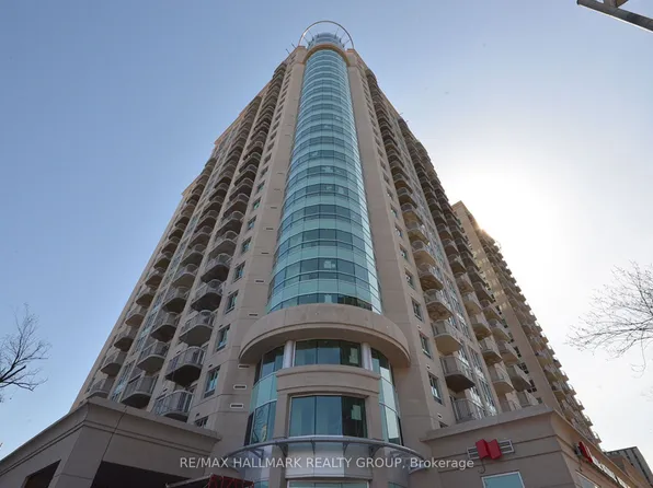 234 Rideau St #209, Ottawa, ON K1N 0A9