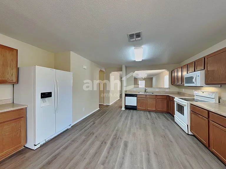 806 Silverado Way — Photo 3