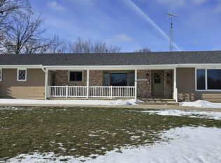 113 Park Dr, Charles City, IA 50616