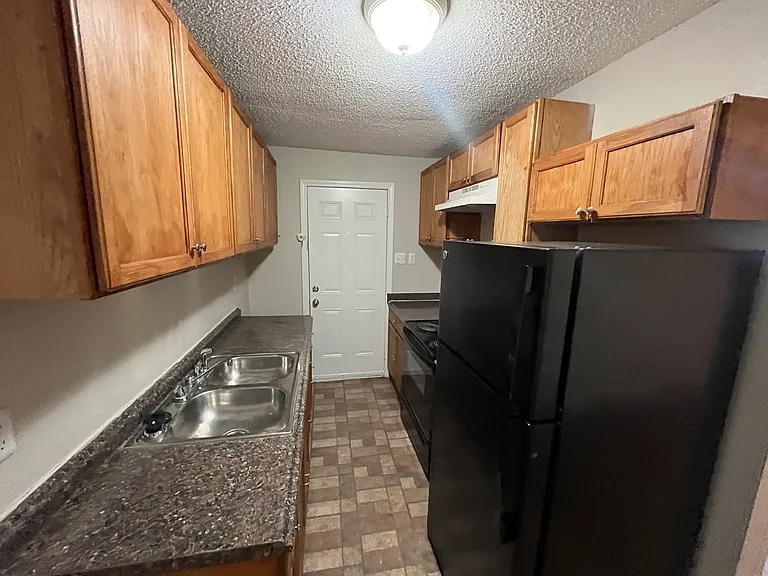 2223 Houston St — Photo 5