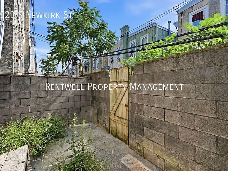 1529 S Newkirk St — Photo 24